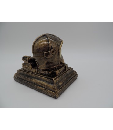 Statuette pompier résine casque gant