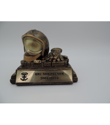 Statuette pompier résine casque gant