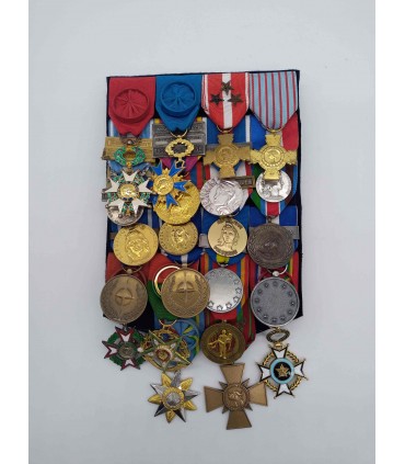 Montage médailles et barettes (sur devis)