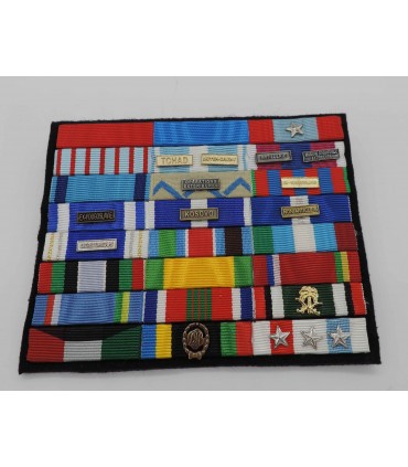 Montage médailles et barettes (sur devis)