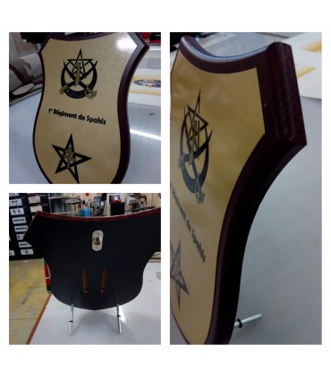 Trophée en bois forme blason